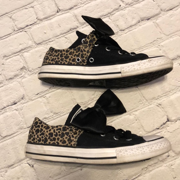 Girl’s Converse Sneakers with Bow Ties - Picture 2 of 4